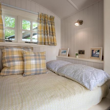 Brigsteer The Heron Shepherds Hut At Lyth Valley المظهر الخارجي الصورة
